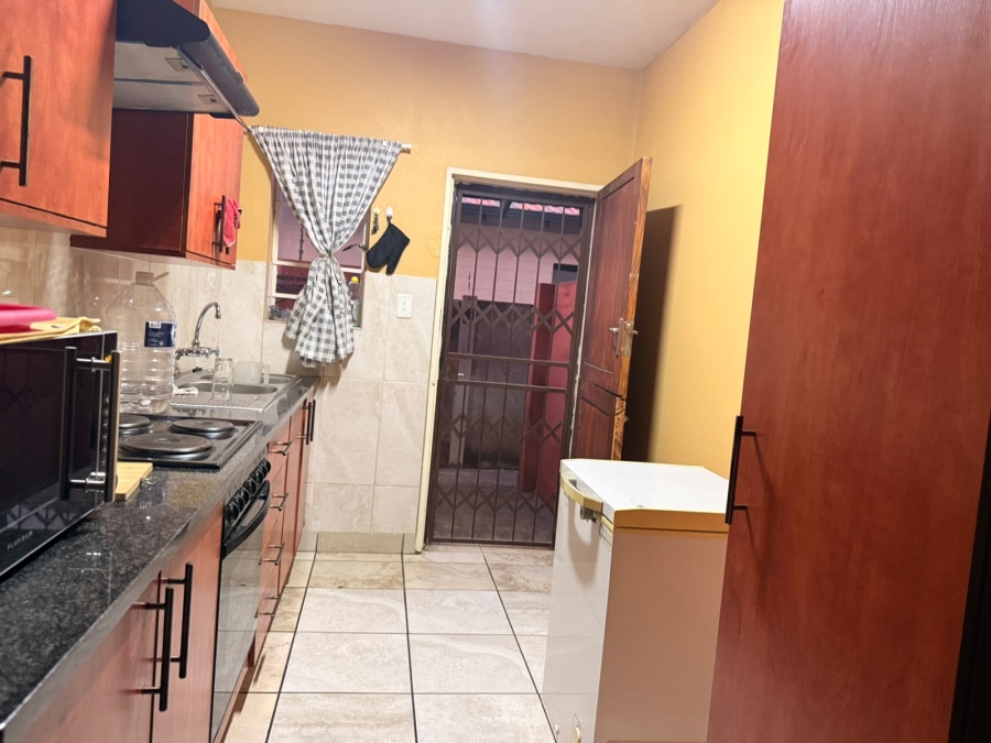 2 Bedroom Property for Sale in Waterval East North West